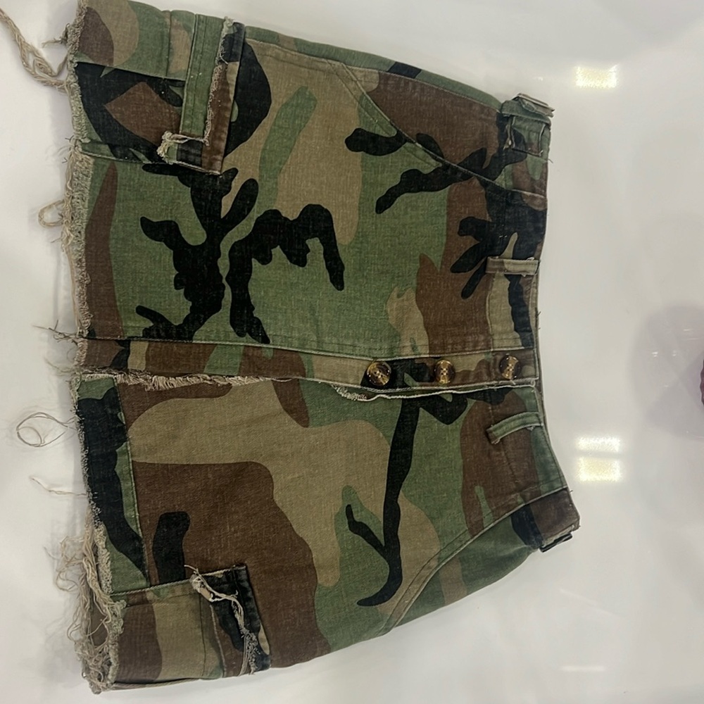 Camo mini skirt